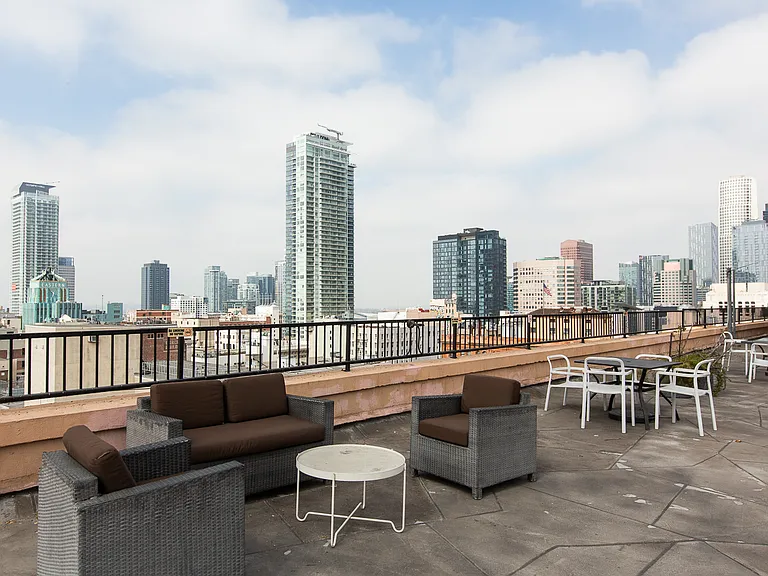 215 W 7th St #1301 — Photo 28