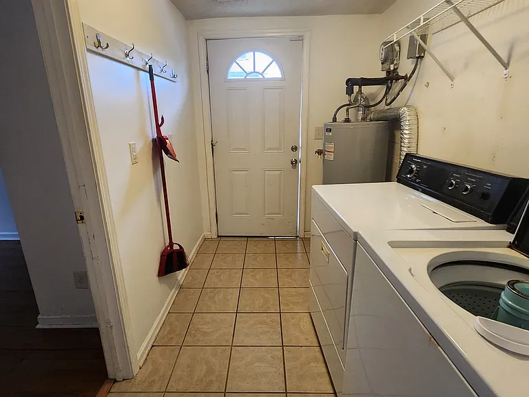 1607 E Fairview Ave — Photo 6