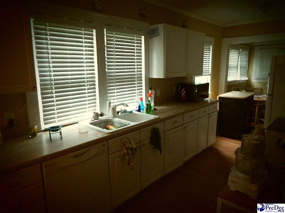 4th image of 906 Sparrow Ave