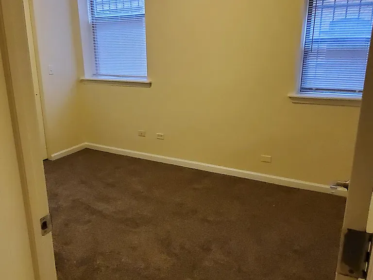 Park Apartments — Photo 7