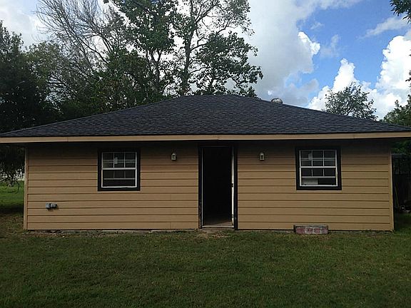5th image of 2125 Lakeside Dr