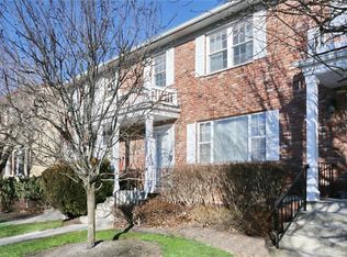 421 Pawnee Ct, Suffern, NY 10901