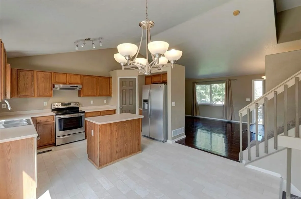 3 bed, 2001 sqft, $2,900 — Photo 4