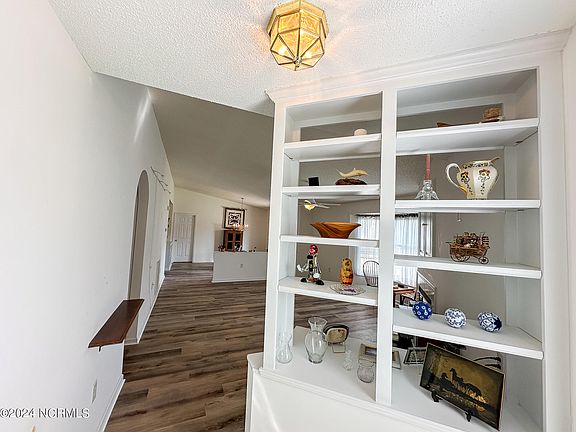 5th image of 4136 Breezewood Drive #202