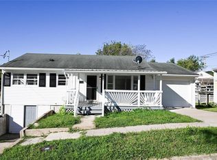 415 S 6th St, Louisiana, MO 63353
