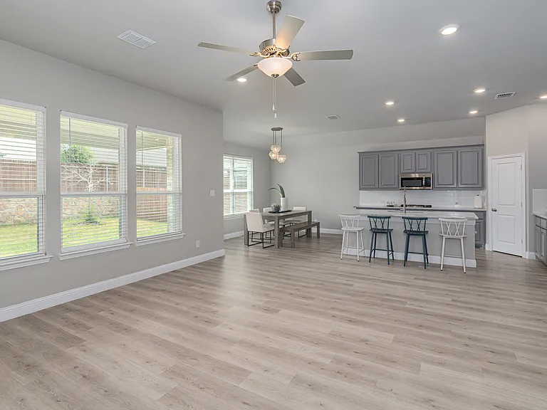 4104 Mockingbird Ln — Photo 8