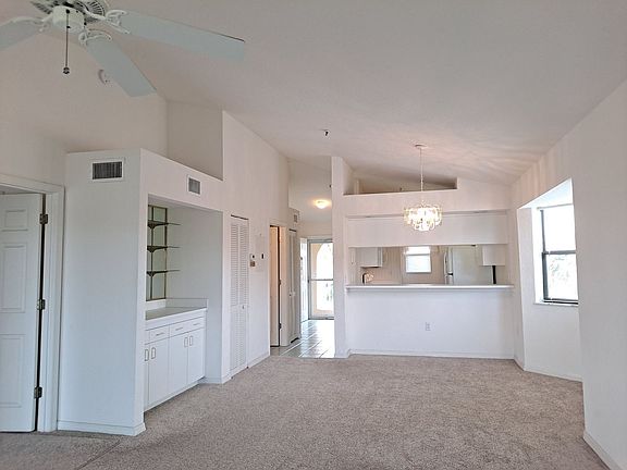 5th image of 449 Bouchelle Dr APT 301