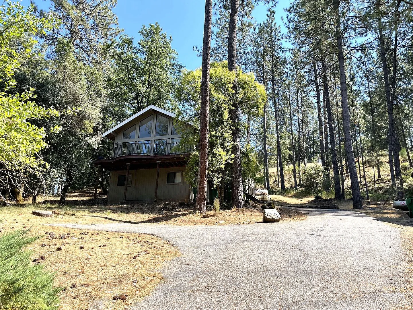 3 bedroom, 3 bath unfurnished or furnished home in Lake Wildwood, Penn Valley, CA 95946 — Photo 2
