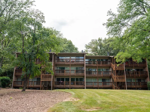 5880 Forest View Rd APT F, Lisle, IL 60532