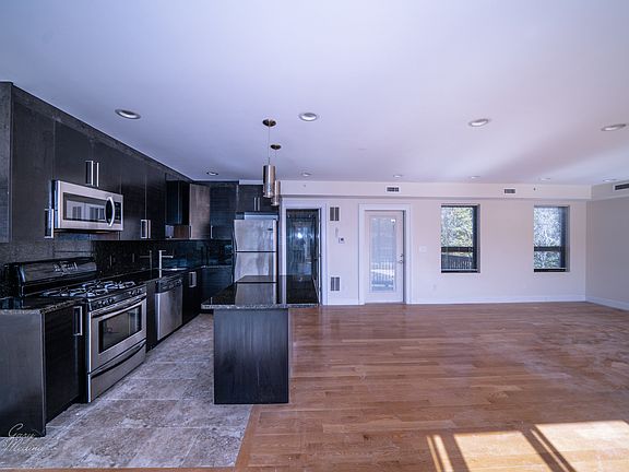 5th image of 1616 Beacon St APT 3