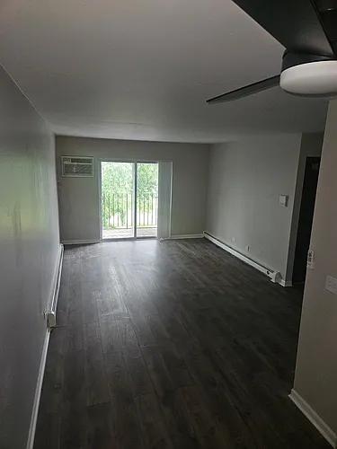 321 W Hawthorne Cir #3A Photo 1