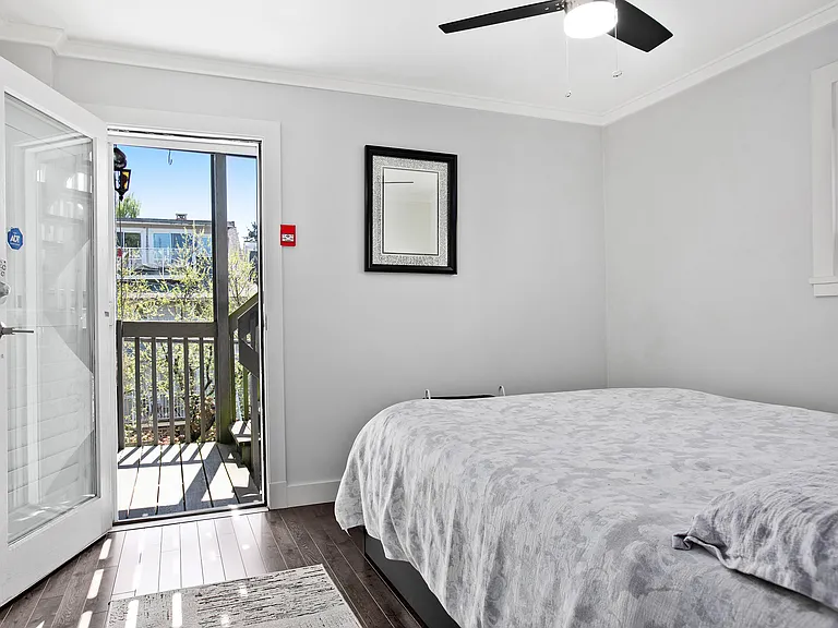 3546 Point Grey Rd #B — Photo 9
