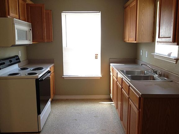 3rd image of 609 S Knob St Unit A