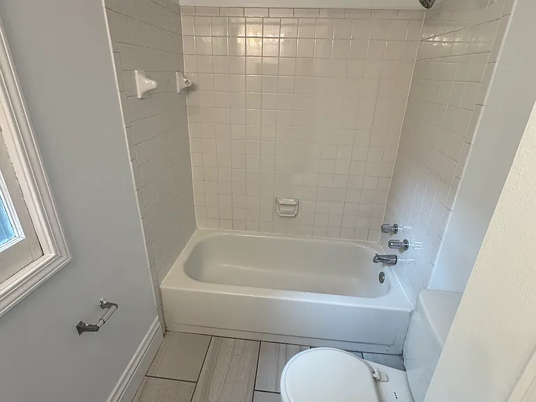 429 Parkdale Ave #LOWER — Photo 10