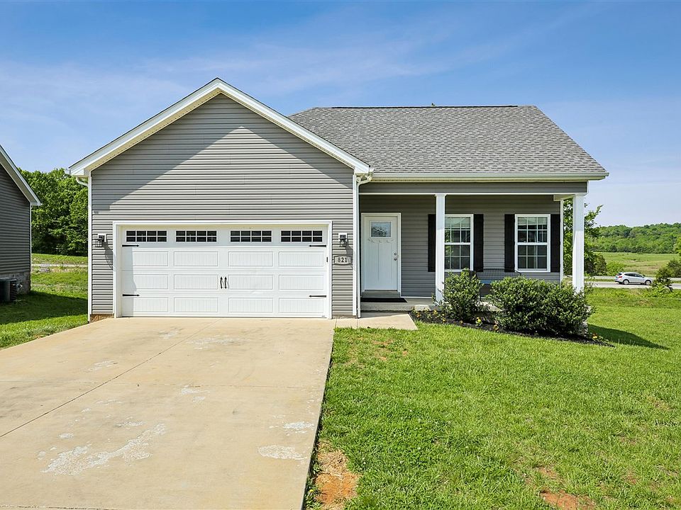 1st image of 821 Sagittarius Ave