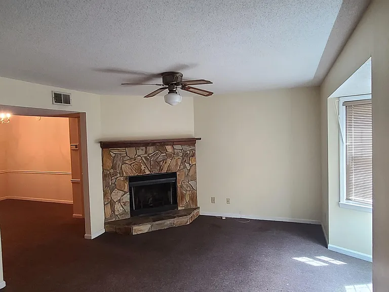 4353 Barrington Pl — Photo 6