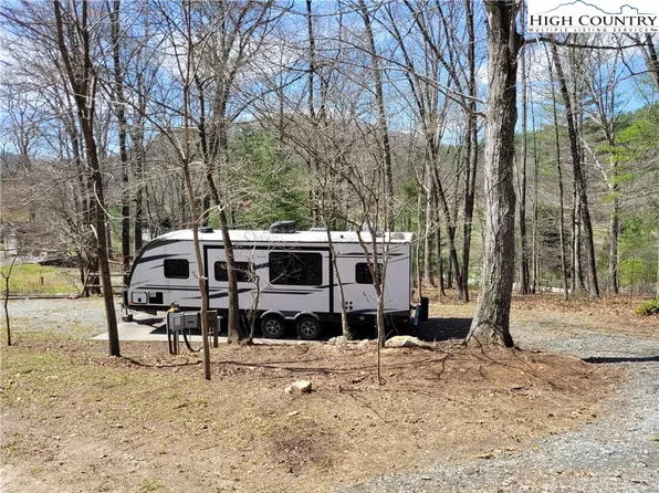 546 Bertie Circle, Piney Creek, NC 28663