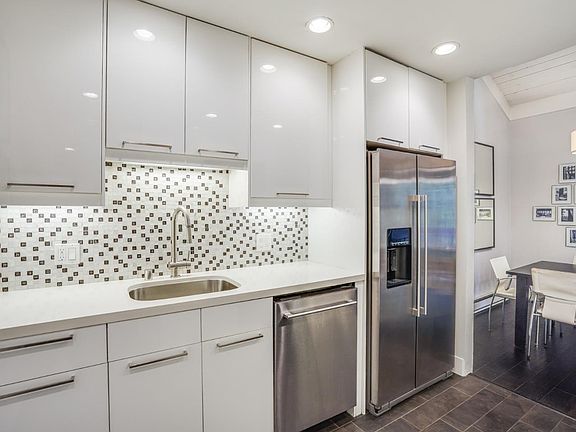 4th image of 505 Cypress Point Dr Unit 216