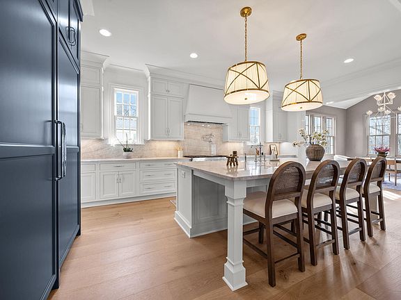 4th image of 126 E Drewry Ln