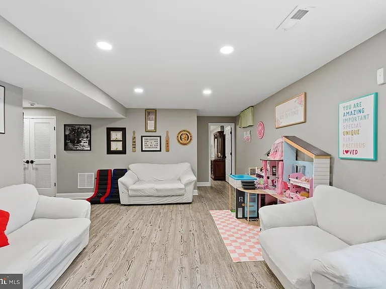 14997 Grassy Knoll Ct — Photo 38