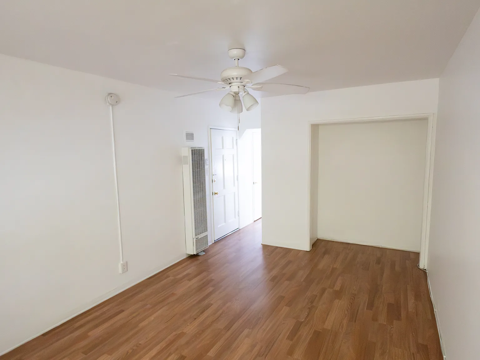 Studio, 450 sqft, $1,395 — Photo 3