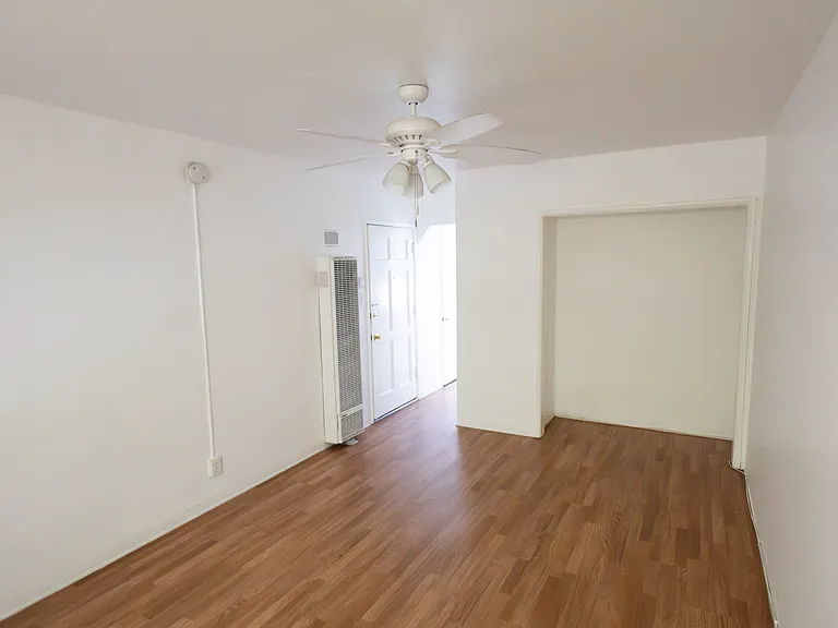 400 S Pacific Ave #402-1/2 — Photo 3