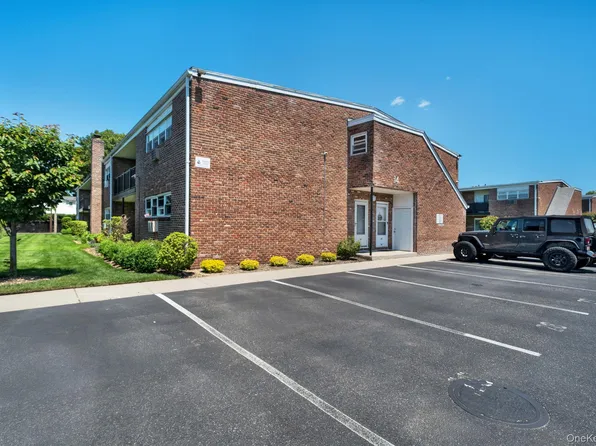 14 Ivy Street #1A, Farmingdale, NY 11735