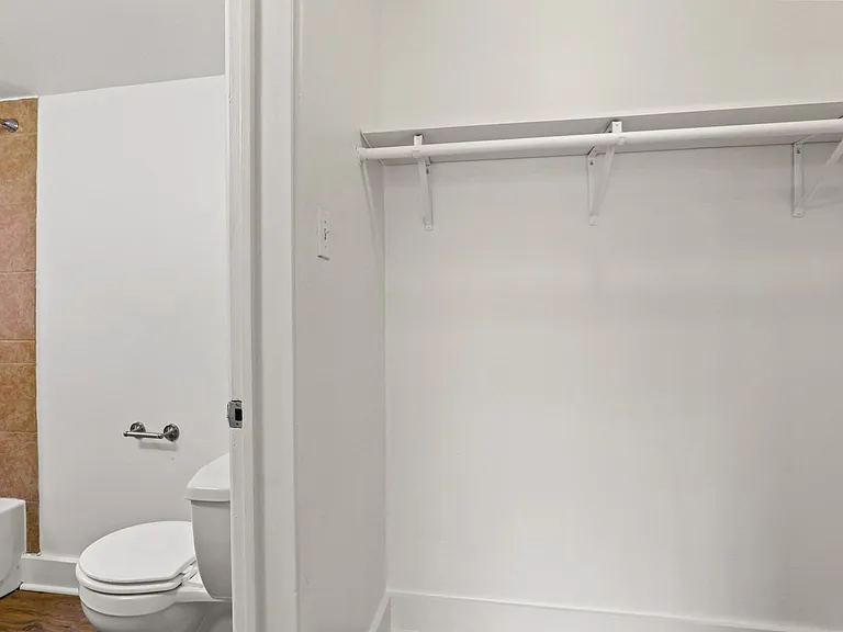 Skylark Apartments — Photo 6