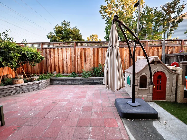 638 S Ahwanee Ter — Photo 12