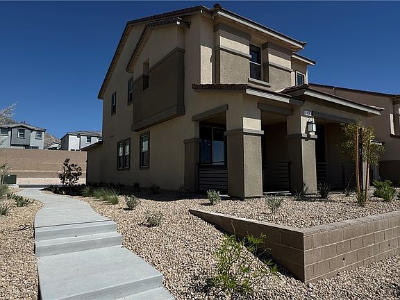 3rd image of 92 Hornbeck Ln