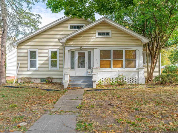 318 Lincoln Ave, Lincoln, IL 62656