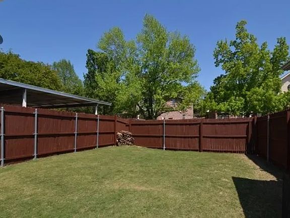 4th image of 2916 Menlo Park Ln