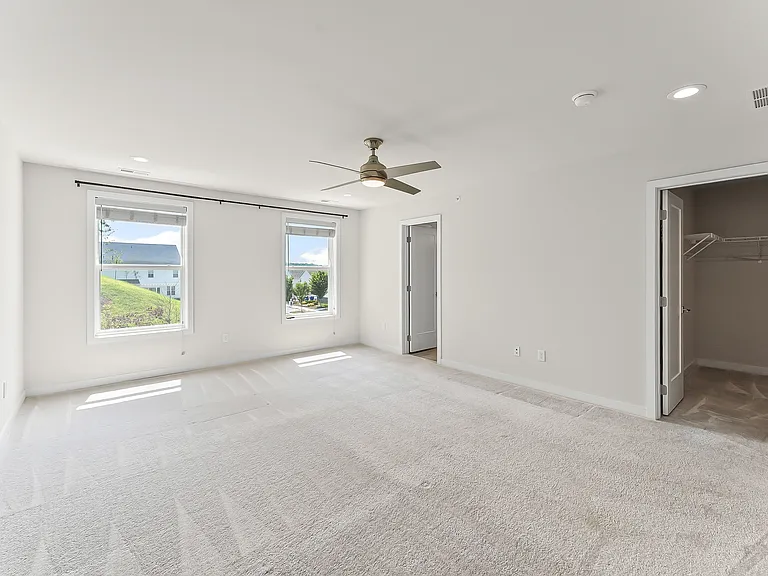 178 Kennedy Dr — Photo 16