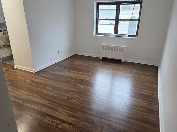 165 Vroom Street image 1 of 14