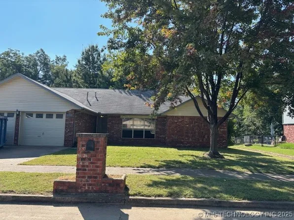 112 Magnolia Ave, Pryor, OK 74361