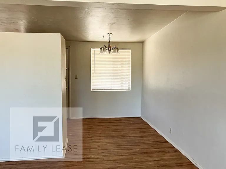 5042 E 24th St — Photo 6