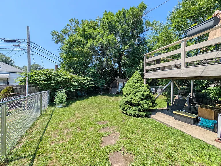 90 North St — Photo 18