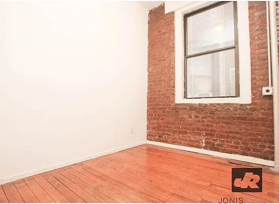 Rented by Jonis Realty | media 9