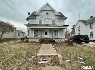 203 E Washington St, Avon, IL 61415