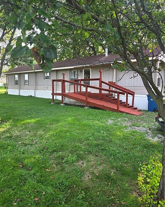 1st image of 612 W Main St