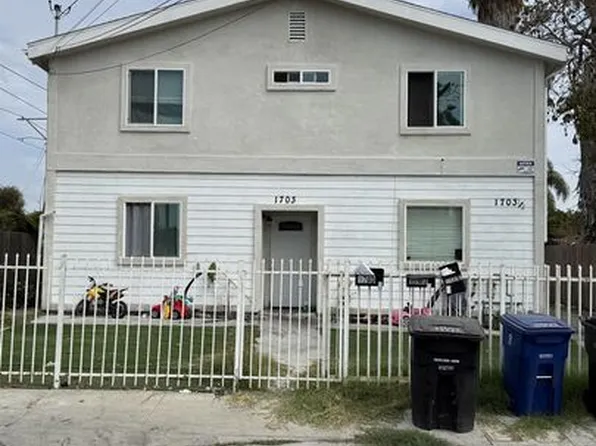 1703 E 67th St, Los Angeles, CA 90001