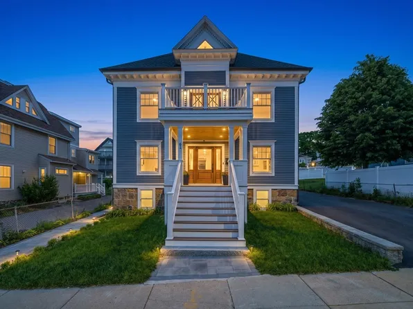 61 Wayland St, Dorchester, MA 02125