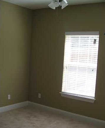 2nd image of 3218 Veterans Mem Pkwy Unit 614