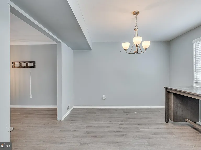 45 Stratford Ln — Photo 7