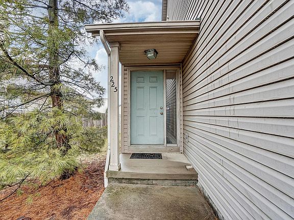 4th image of 225 Miller Dr
