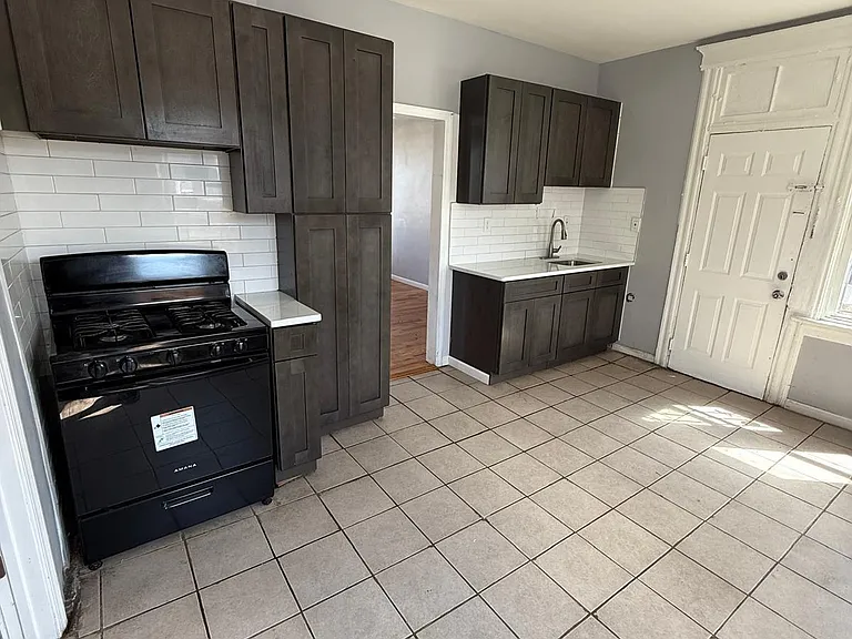 544 Grove St — Photo 19