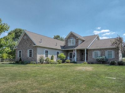 1315 N Medina Line Rd, Akron, OH, 44333