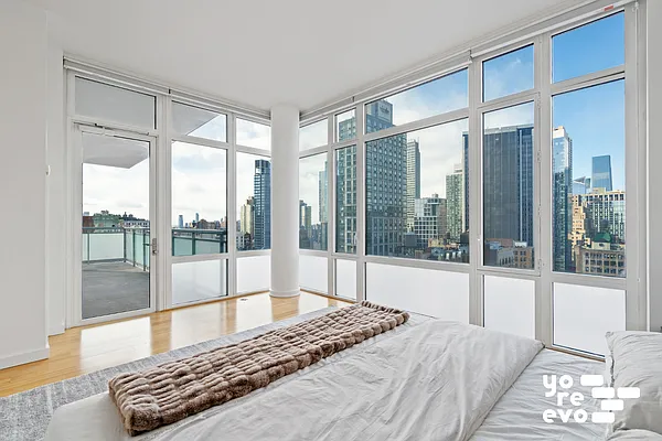 Sold by Yoreevo, LLC | media 6