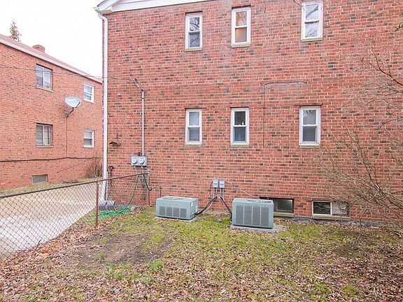3rd image of 478 E 222nd St