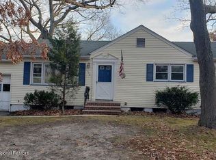 609 Midstreams Rd, Brick, NJ 08724